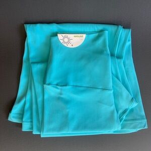 NWT Aqua Blue
Aerie Offline Hi-Rise Real Me
Flare Leggings